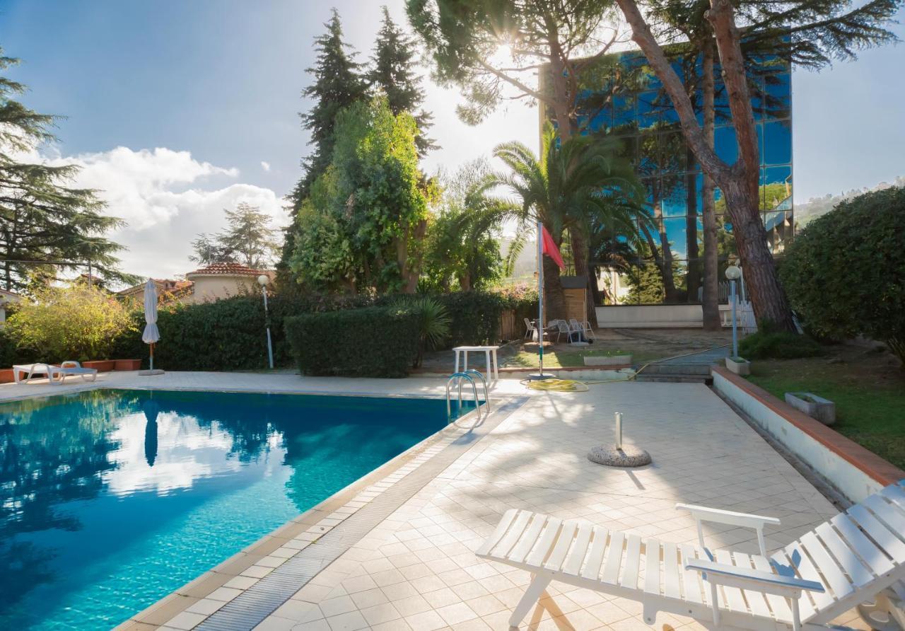 Ferienwohnung I Giardini Del Sole Con Piscina By Wonderful Italy Sanremo Exterior foto